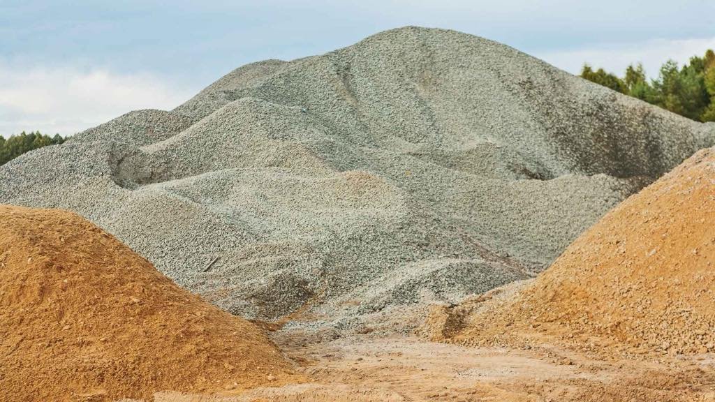 10mm and 20mm khadi aggregate stockpile ready for delivery in Mumbai